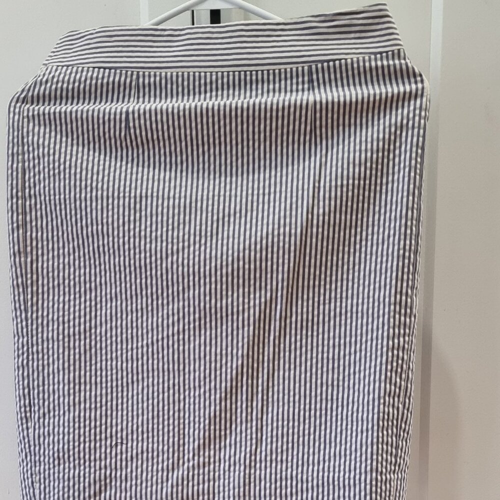 Banana Republic pin stripes pencil skirt